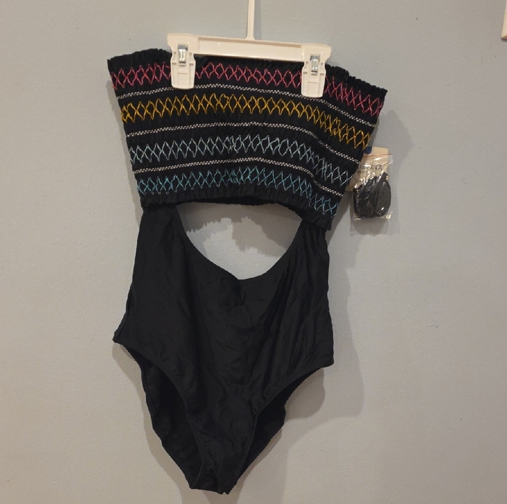 Arizona Jean Company Black One Piece with Multicolor Pattern